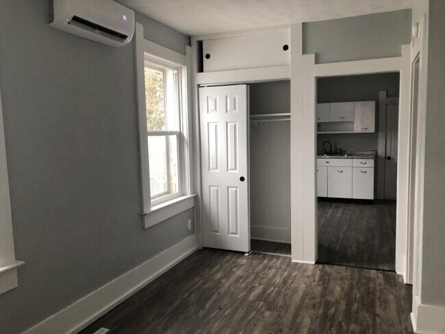 Building Photo - 54 S Cross St
