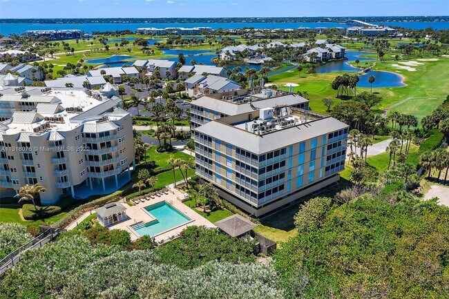 Foto del edificio - 669 NE Plantation Rd