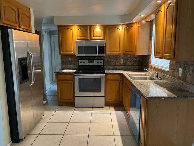 Building Photo - 4655 Koala Dr