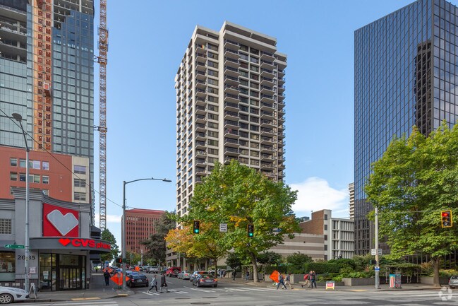 Foto del edificio - Royal Crest