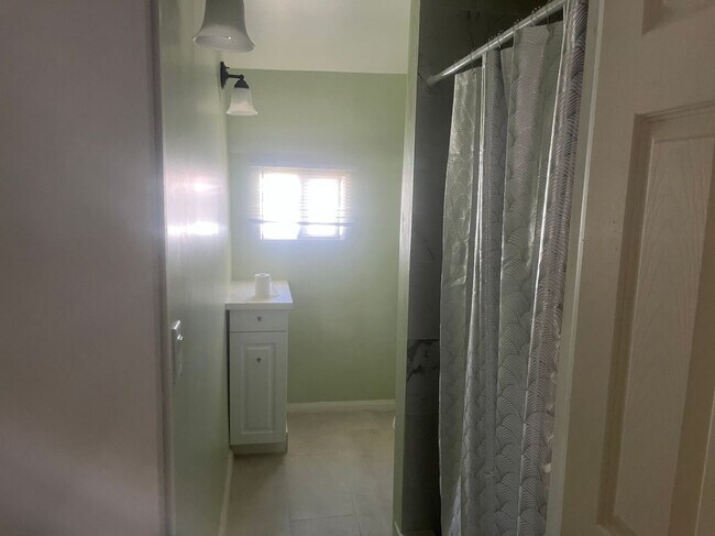 Foto del edificio - 3714 Daisy St