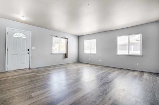 Foto del edificio - 6815 S Warner St