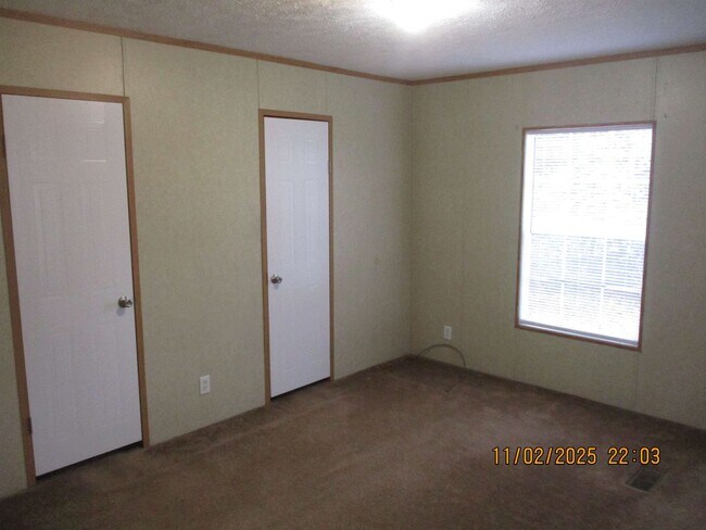 Building Photo - 904 Westview Dr