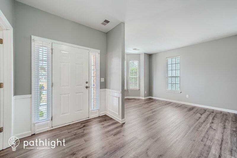 Primary Photo - 5035 Cascade Hills Cir SW