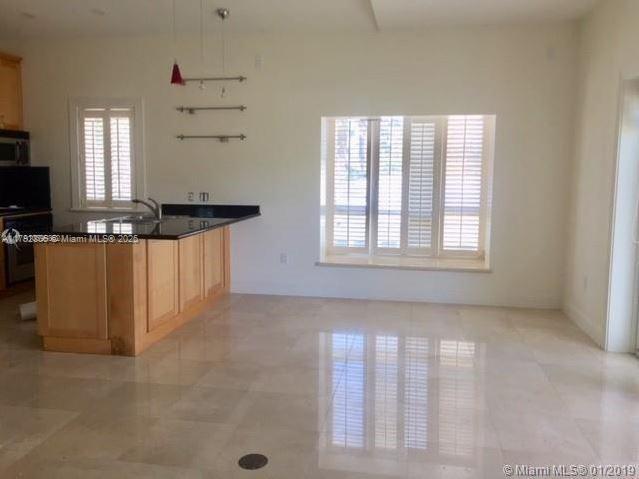 Building Photo - 13245 SW 74th Ave