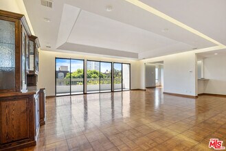 Building Photo - 1220 S Roxbury Dr