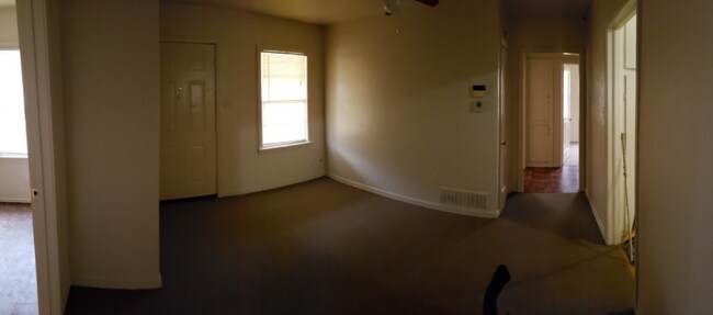 Building Photo - 3704 Chickasaw Ave