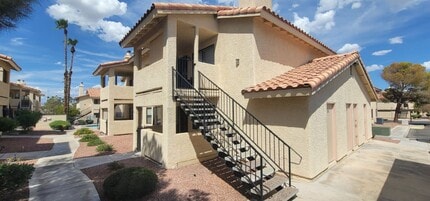 Building Photo - 1204 Observation Dr