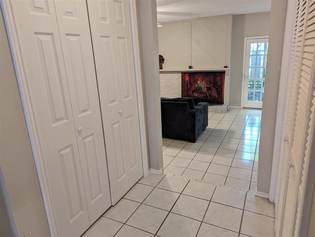 Foto del edificio - 7522 Holly Hill Dr