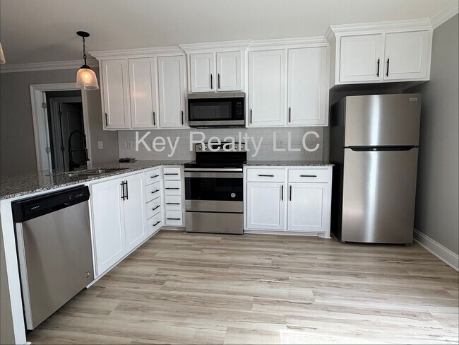 Building Photo - 3211 Stimson Ave