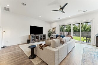 Building Photo - 1228 Wycliffe Dr