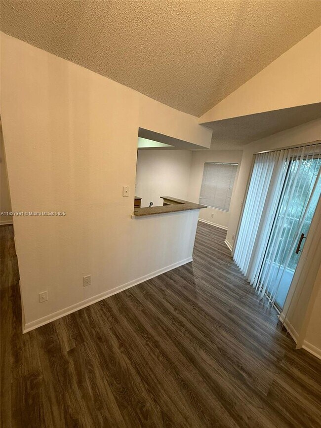 Foto del edificio - 11574 Westwood Blvd