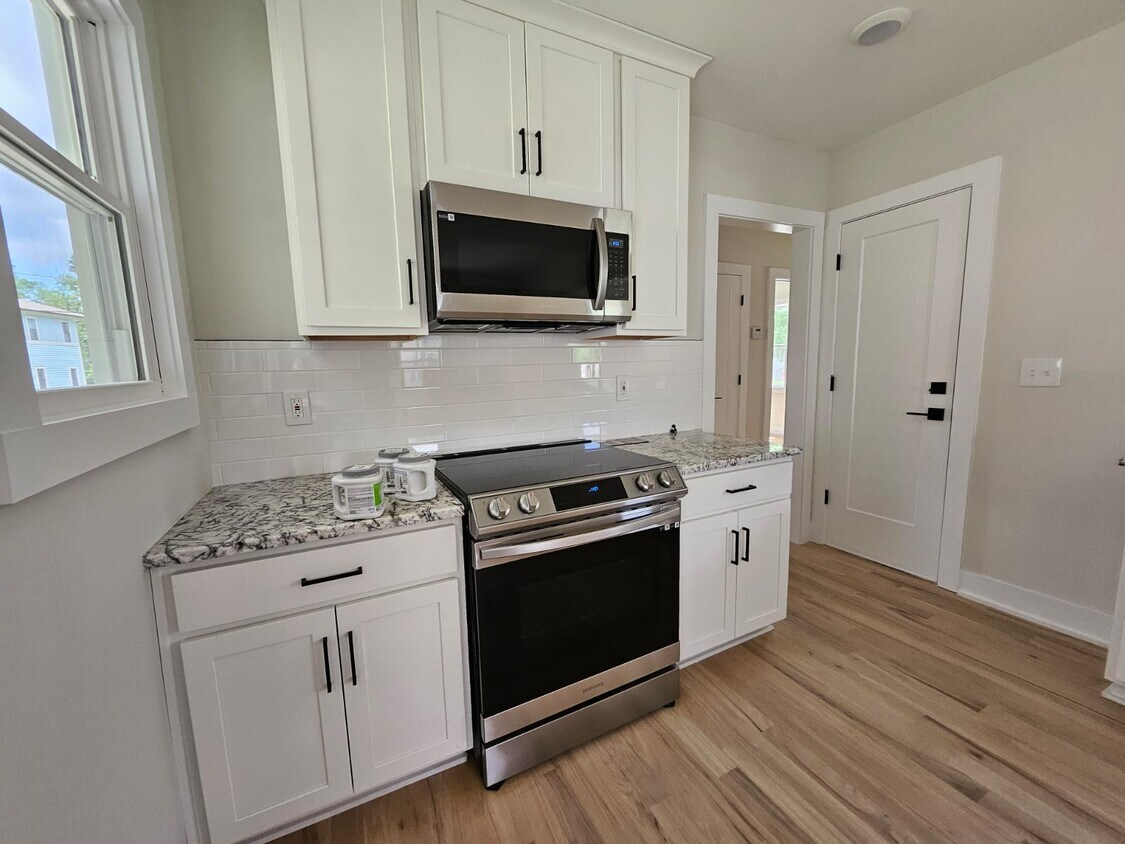 Foto principal - 2818 Vaulx Ln
