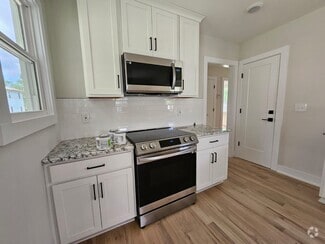 Building Photo - 2818 Vaulx Ln