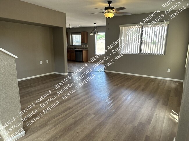 Foto del edificio - 1028 E Dragon Fly Rd