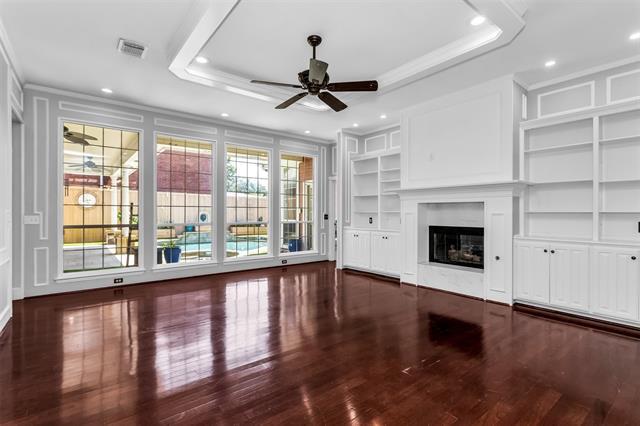 Foto del edificio - 4404 Hollow Oak Dr