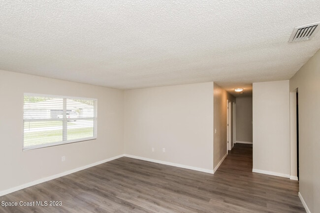 Building Photo - 486 Catalina Ave