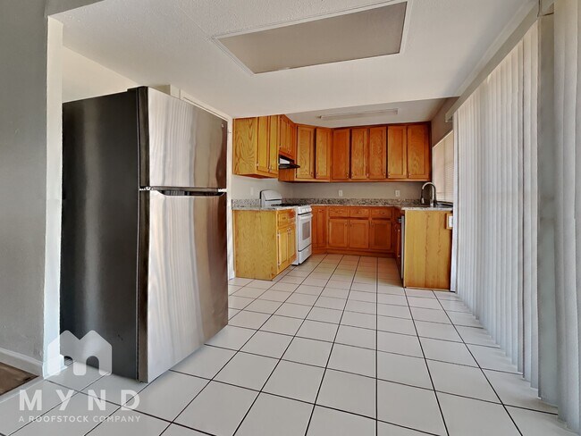 Building Photo - 1305 Armstrong Dr