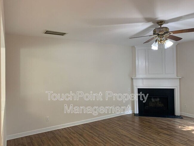Foto del edificio - 3262 Mannington Dr