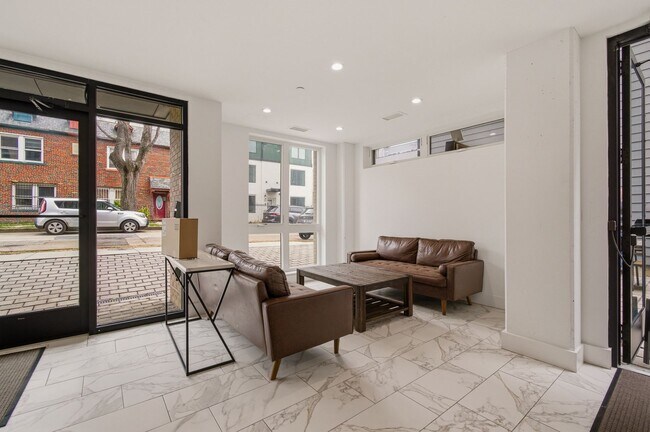 Foto del edificio - New Construction One Bedroom One Bathroom-Modern Living Off H Street!