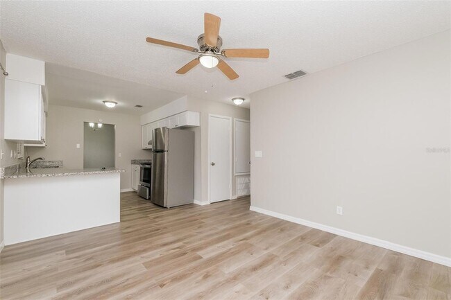 Building Photo - 306 Limona Rd