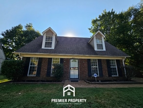 Building Photo - 6681 Red Birch Dr