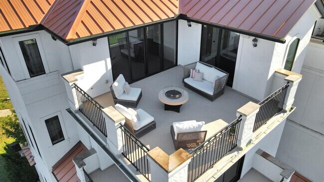 Foto del edificio - 631 N Live Oak St