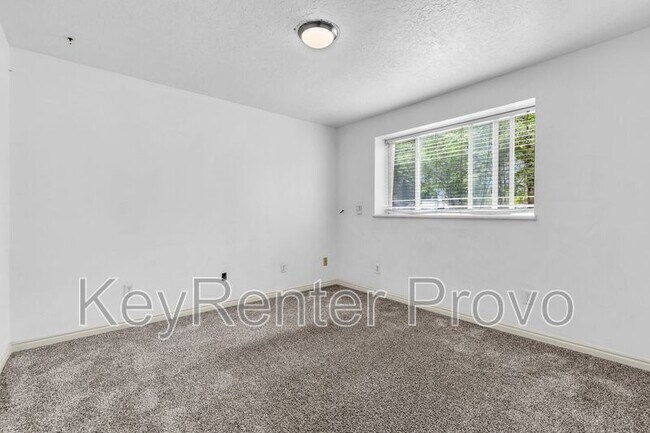 Foto del edificio - 595 West 1020 South