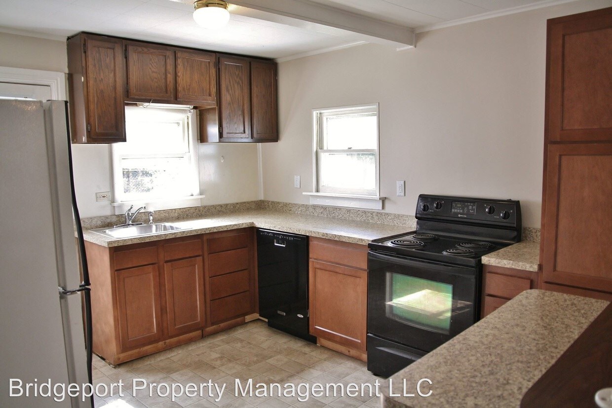 Primary Photo - 270 W 2nd St