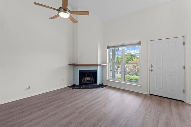 Foto del edificio - 1610 Waterston Ave