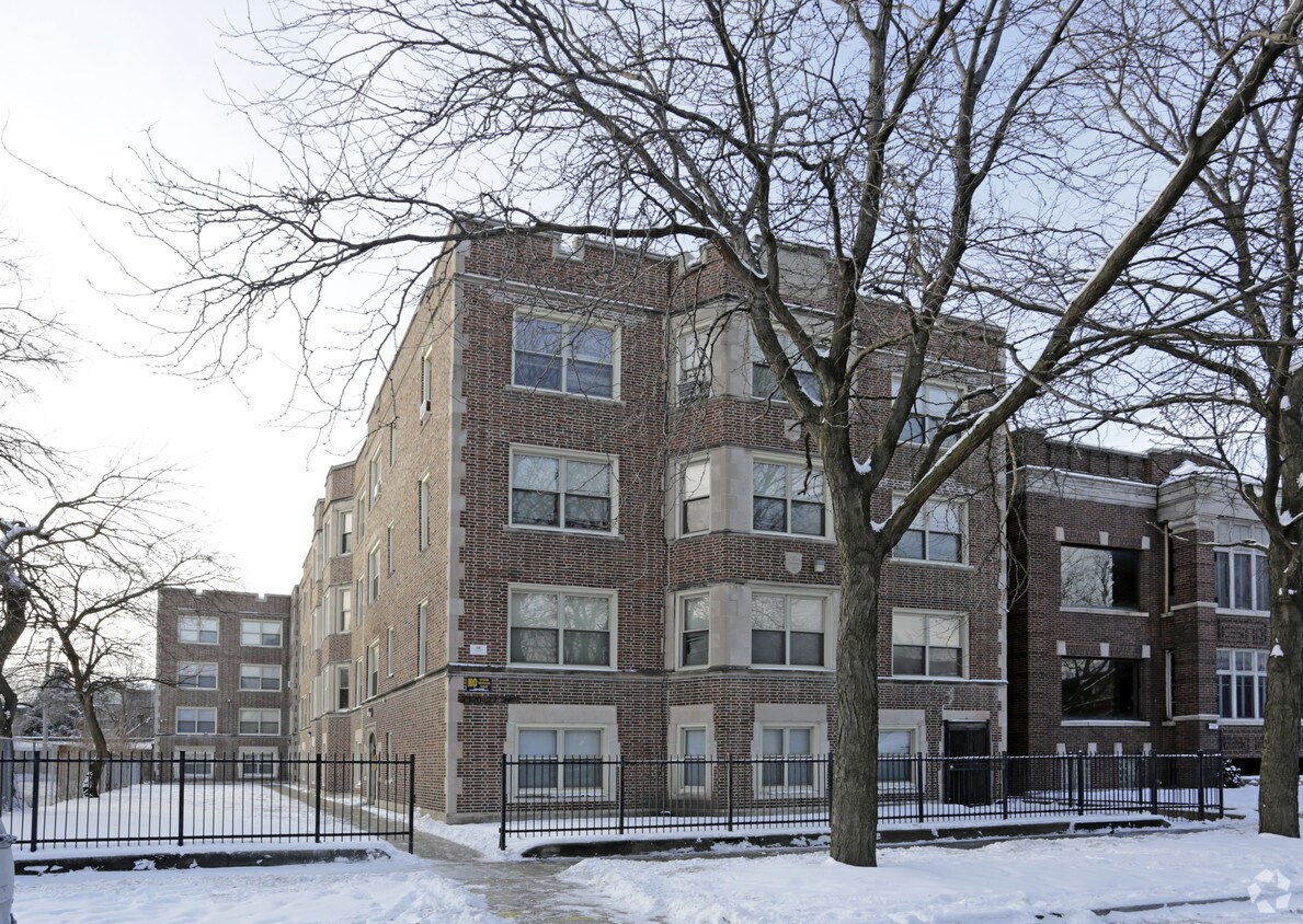 Primary Photo - 7320 S Phillips Ave