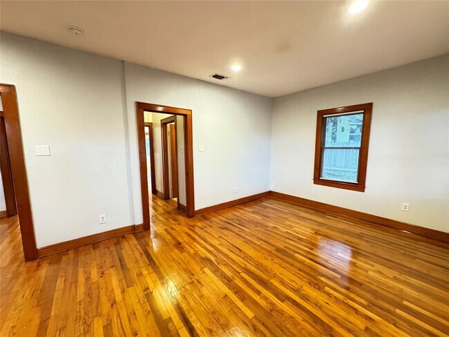 Building Photo - 13039 Pond Springs Rd