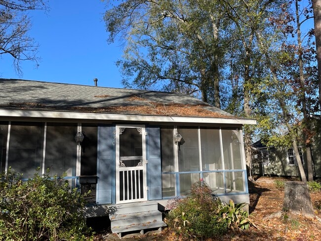 Building Photo - 430 Kathleen Dr