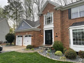 Building Photo - 615 Tammany Pointe