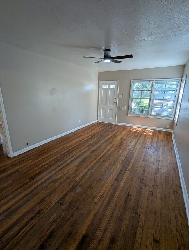 Foto del edificio - 5321 Howard St