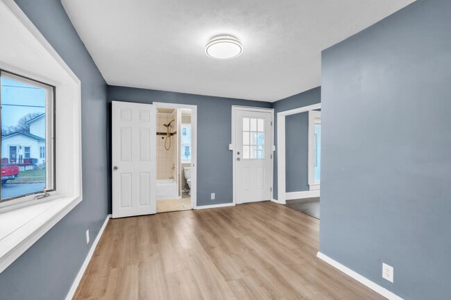 Foto del edificio - 114 Parker Ave