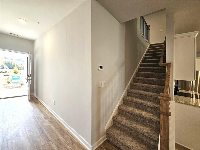 Foto del edificio - 334 Lanier Cir