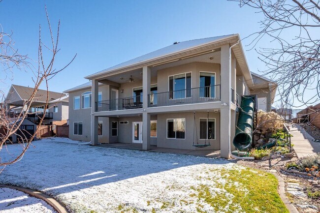 Foto del edificio - 6 Bed 4 Bath with Amazing Views!!!