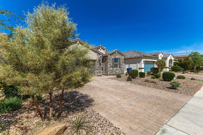 Foto del edificio - 12116 W Wier Ave