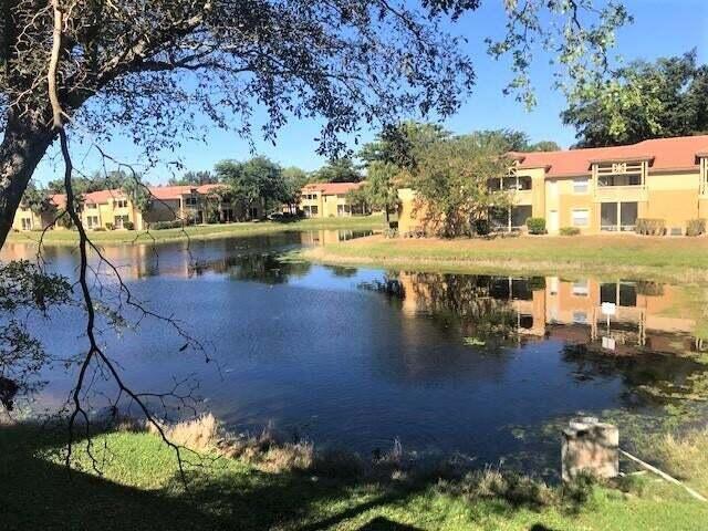 Primary Photo - 4799 Via Palm Lakes