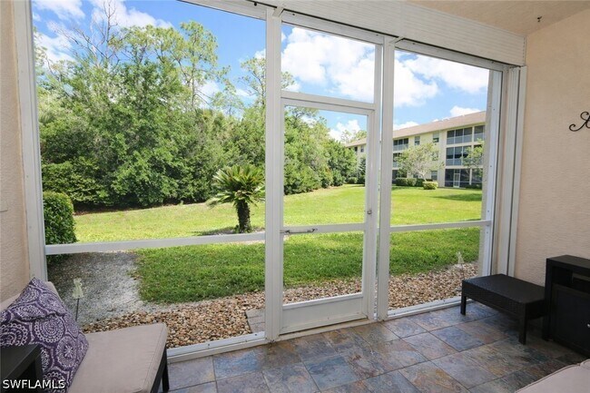 Foto del edificio - 3225 Cypress Glen Way