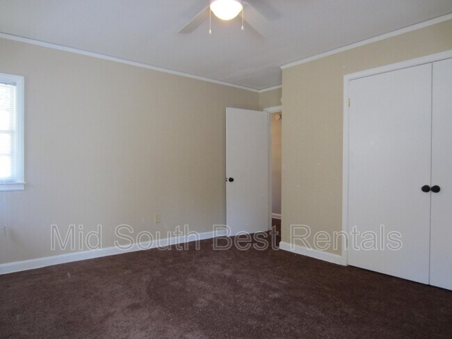 Building Photo - 3604 Holland Dr