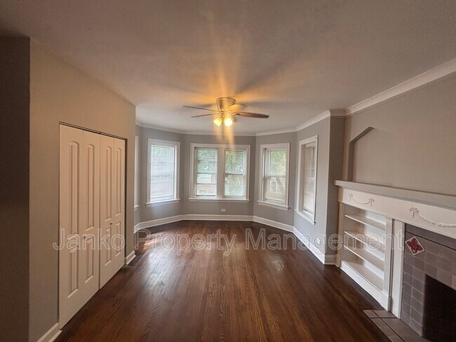 Foto del edificio - 7935 S Vernon Ave
