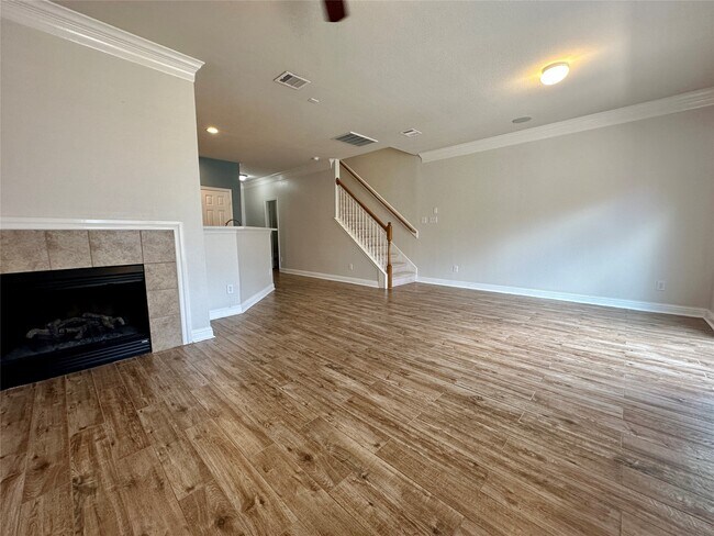 Building Photo - 16130 Limestone Lake Dr