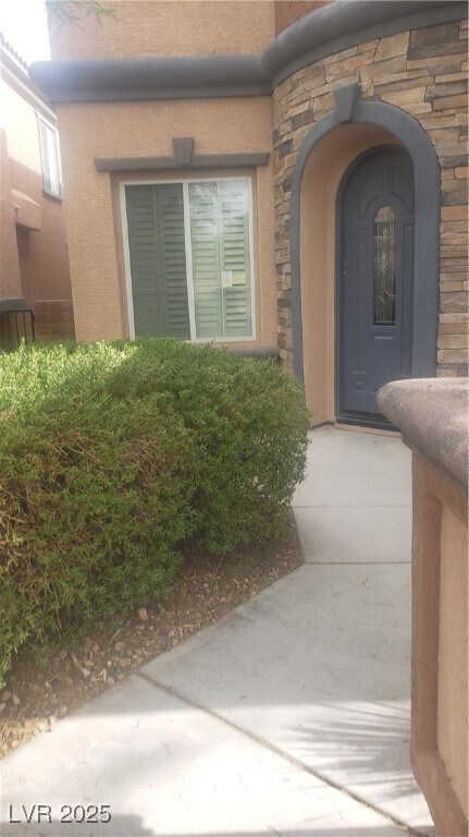 Foto del edificio - 7711 Windy Meadow Ave