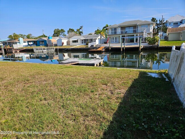 Foto del edificio - 13240 Starfish Dr