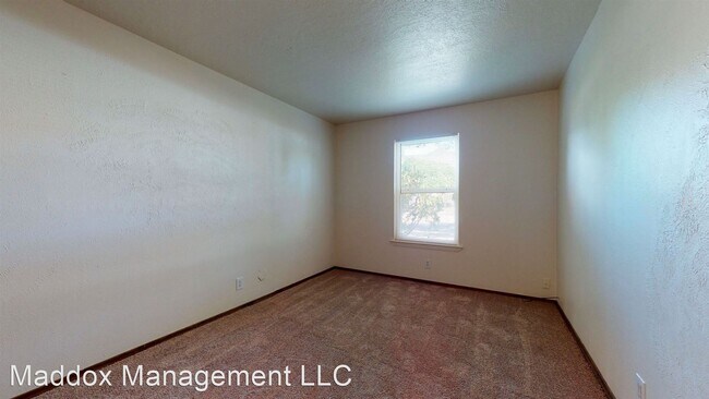Building Photo - 3 br, 2 bath House - 2513 Sandler Dr NE