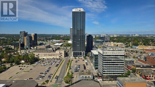 Building Photo - 60 Charles St W