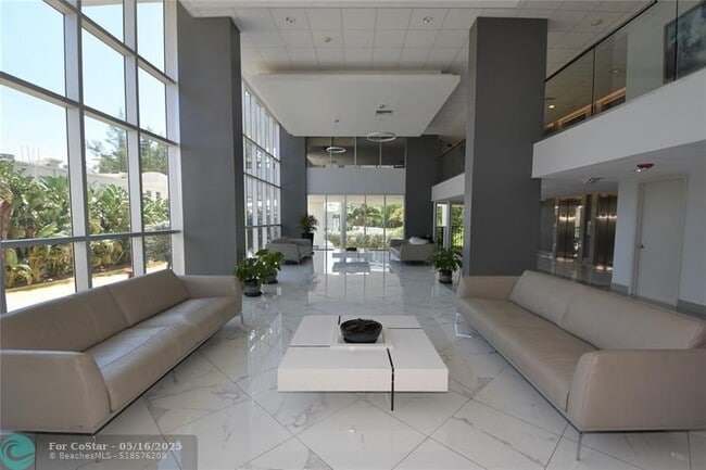 Building Photo - 525 N Ocean Blvd