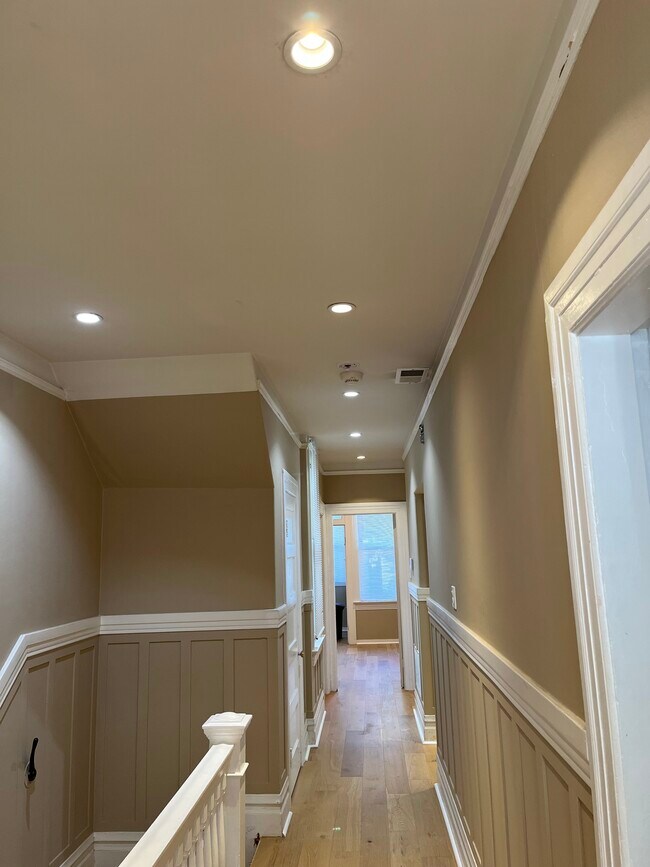 Hallway - 445 Chestnut St